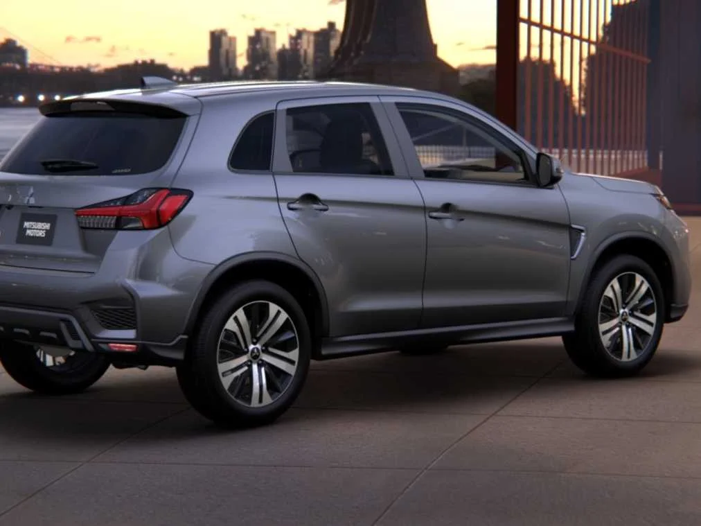 New 2027 Mercury Gray Metallic Mitsubishi SE image 3
