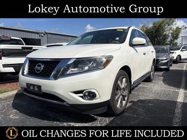 Used 2015 White Nissan Platinum image 1