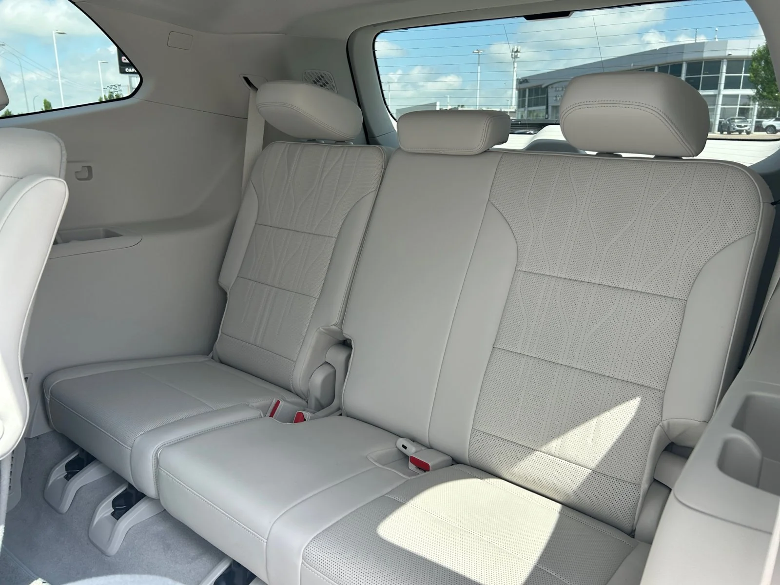 New 2026 Iridescent White Tricoat Buick Avenir AWD image 20