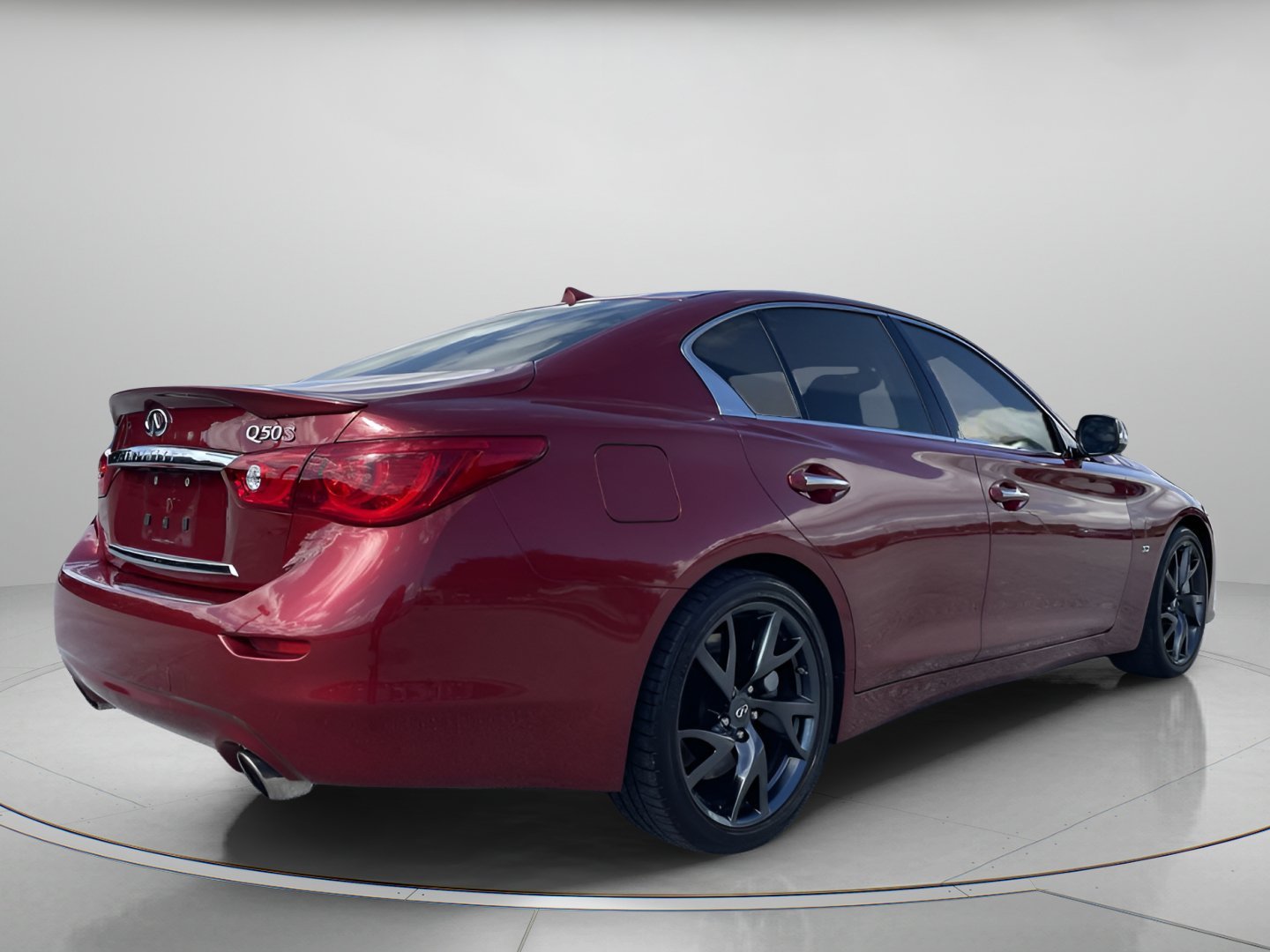 Used 2015 Venetian Ruby INFINITI Sport image 4