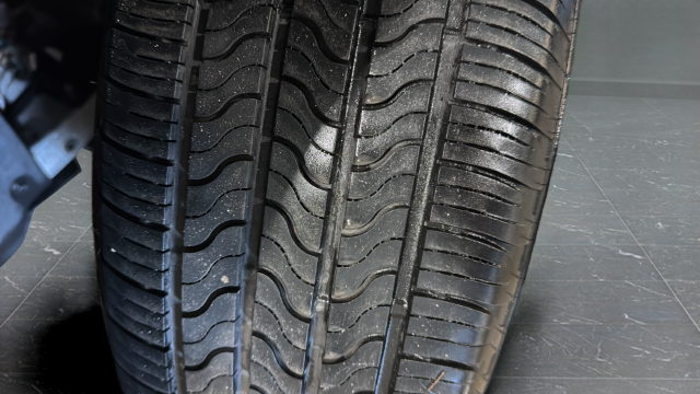 Used 2020 Diamond Black Crystal Pearlcoat Jeep Latitude image 29