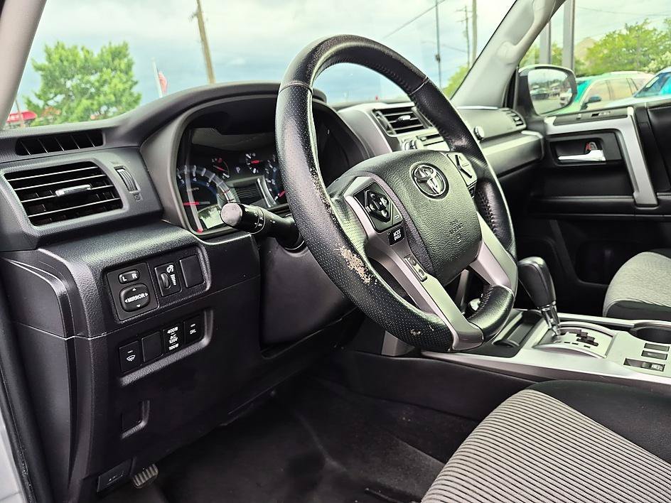 Used 2016 CLASSIC SILVER METALLIC Toyota Limited image 16