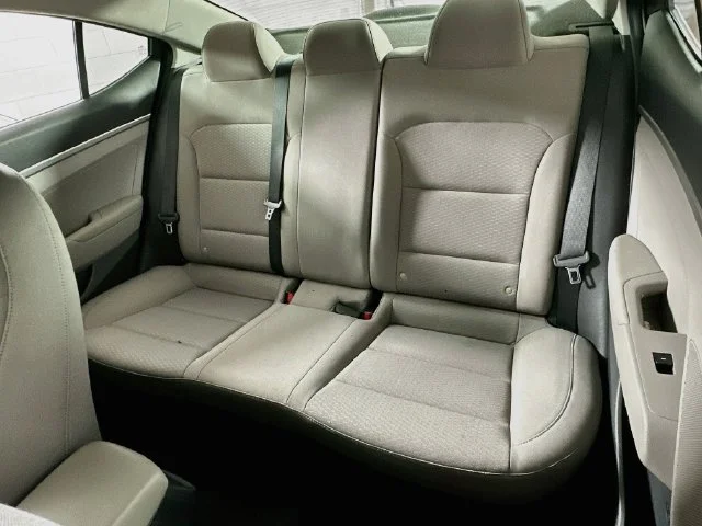 Used 2020 Red Hyundai SE image 10