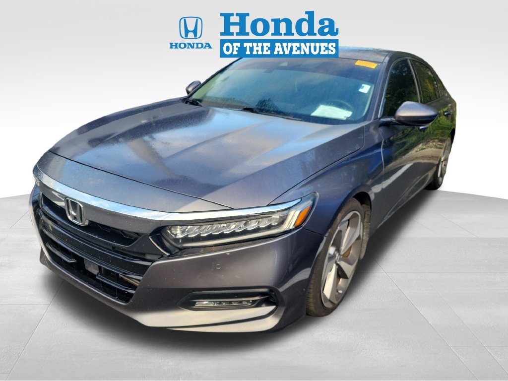 Used 2018 Modern Steel Metallic Honda Touring image 3