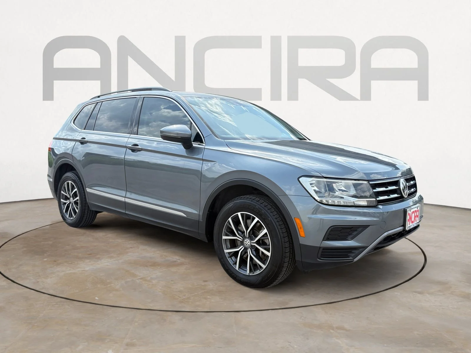 Used 2020 Platinum Gray Metallic Volkswagen 2.0T SE image 4