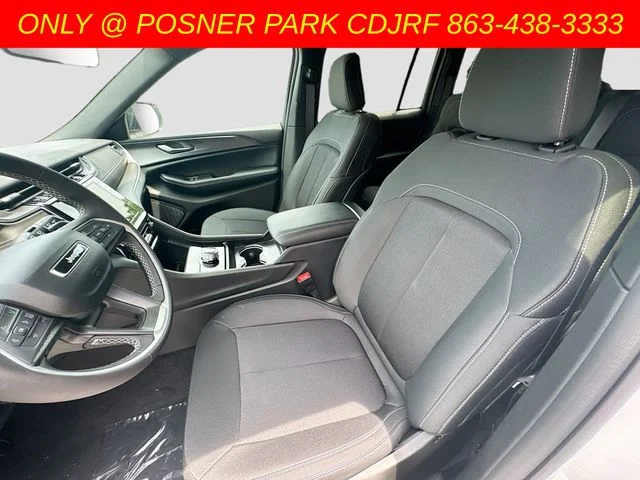 New 2026 Bright White Clear-Coat Exterior Paint Jeep Laredo image 20