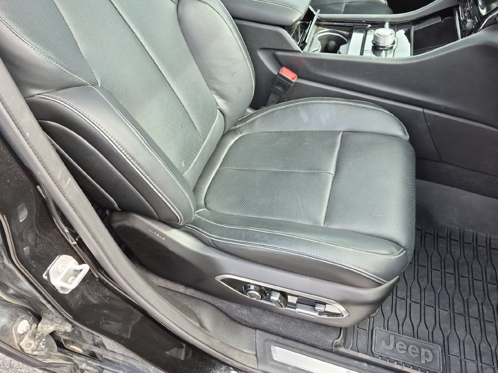 Used 2024 Black Jeep Overland image 32