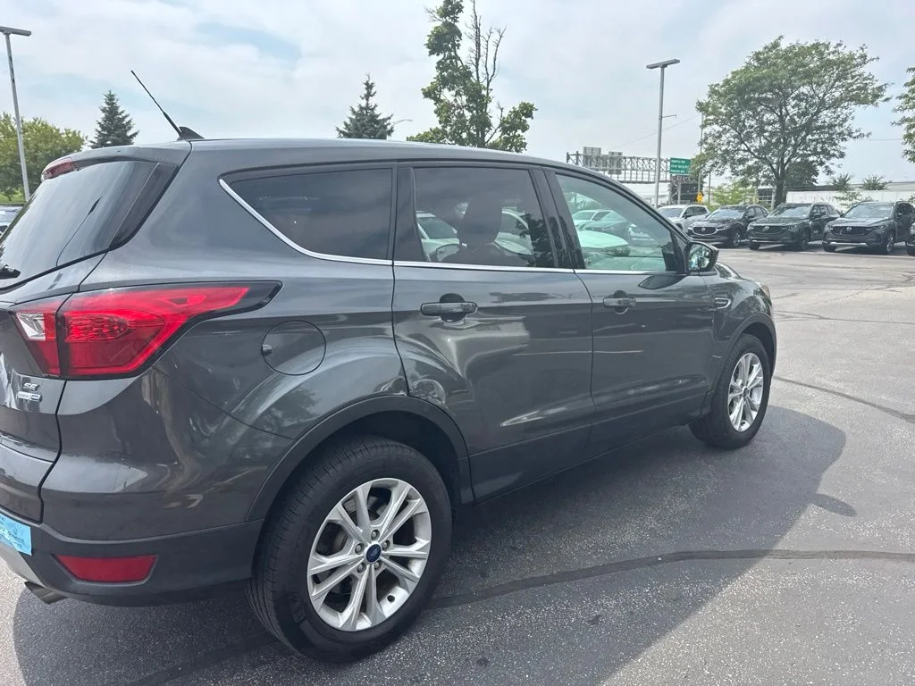 Used 2019 Gray Ford SE image 4
