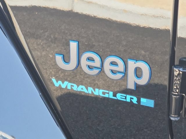 Used 2024 Black Clearcoat Jeep High Altitude image 13