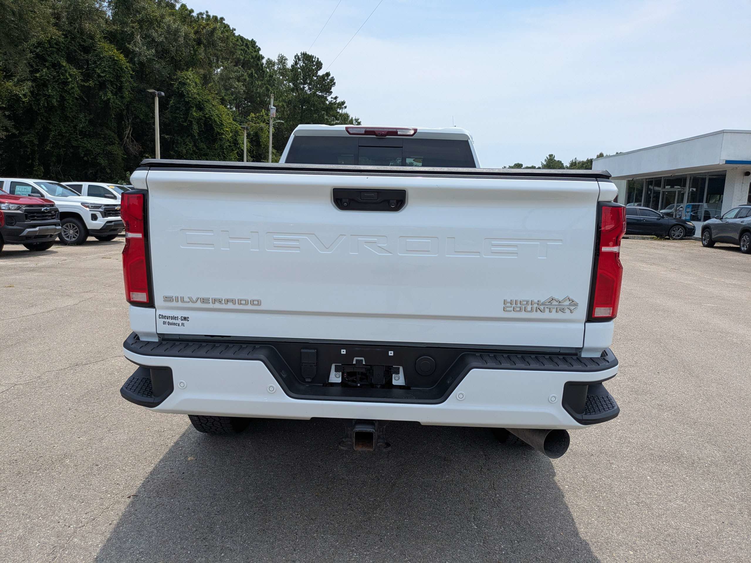 Used 2025 Summit White Chevrolet High Country image 5