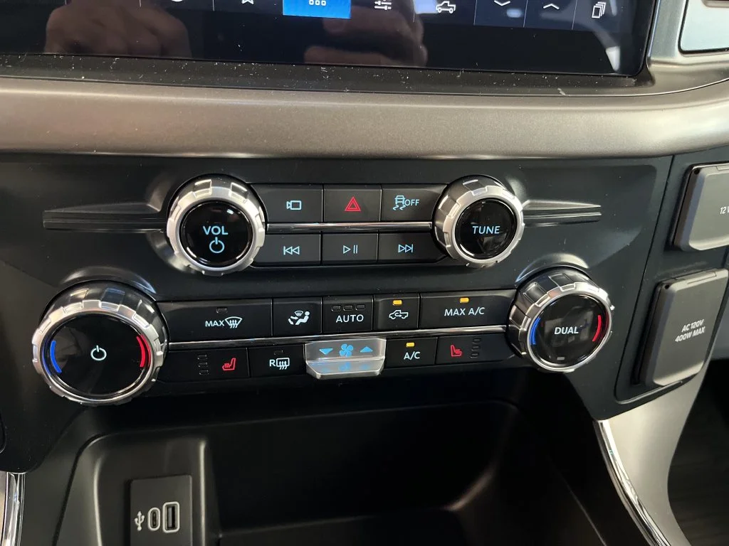 New 2026 Agate Black Metallic Ford XLT image 20