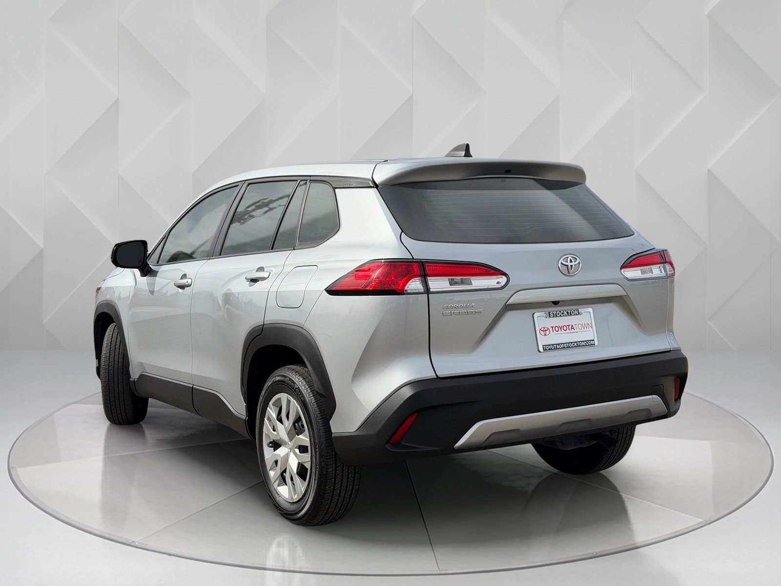 Certified Used 2022 Sonic Silver Toyota L image 3