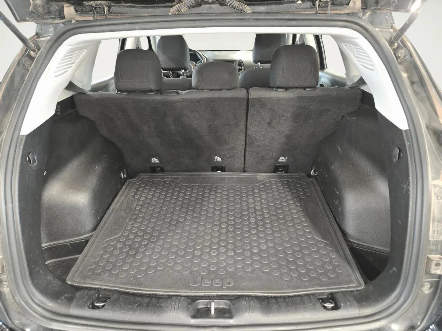 Used 2018 BLACK JEEP SPORT image 38