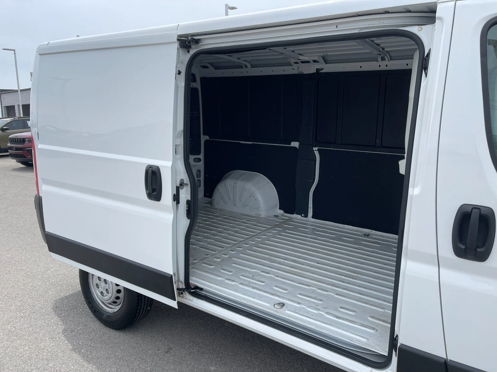 Used 2025 White Ram Base image 14