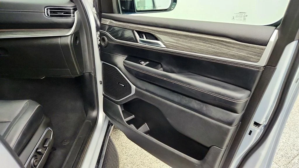 Used 2022 Silver Zynith Jeep Series II 4x4 w/ Premium Group (Pano Sunroof & 22