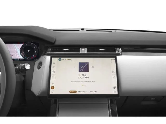 Used 2024 Fuji White Land Rover Dynamic SE image 10