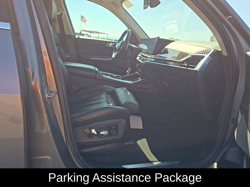 Used 2024 Gray BMW xDrive40i image 7