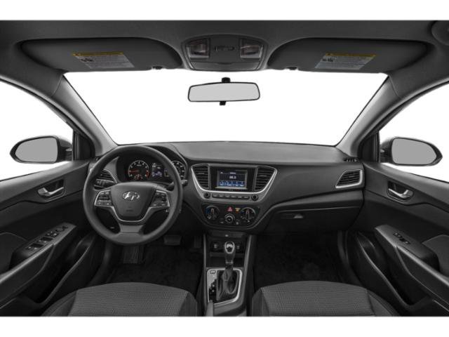 Used 2018 Silver Hyundai SE image 11