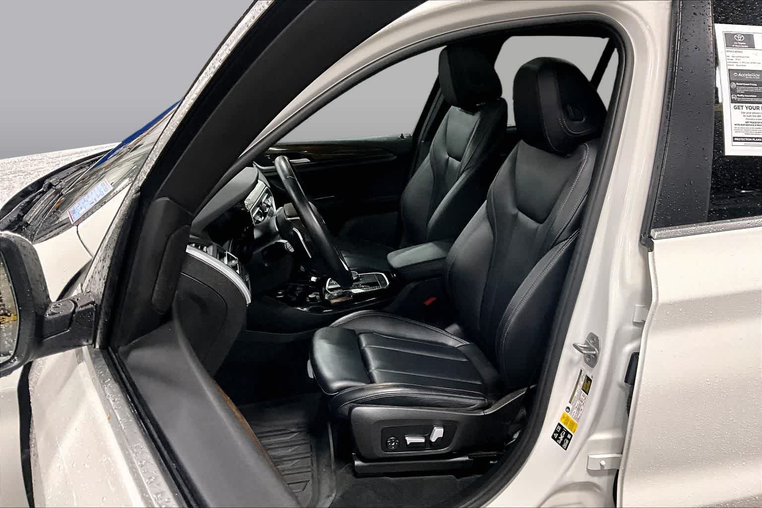 Used 2022 Alpine White BMW xDrive30i image 9