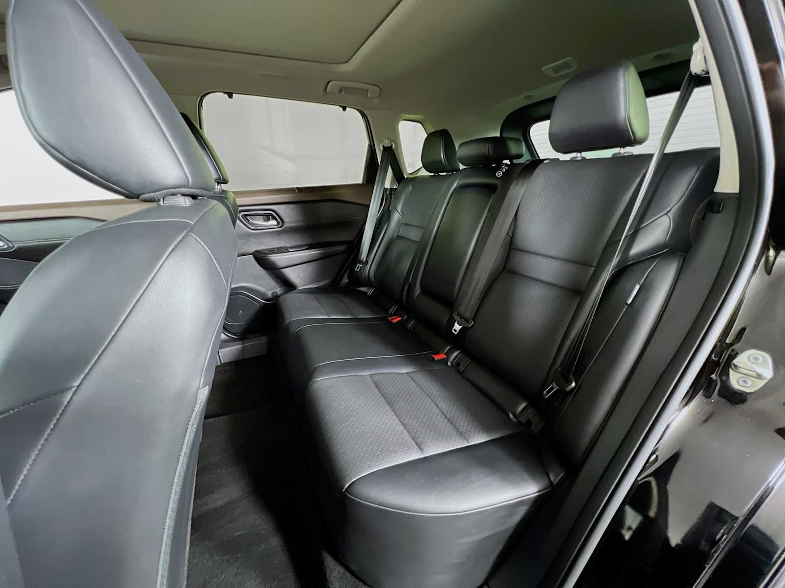 Used 2023 Super Black Nissan SV image 25