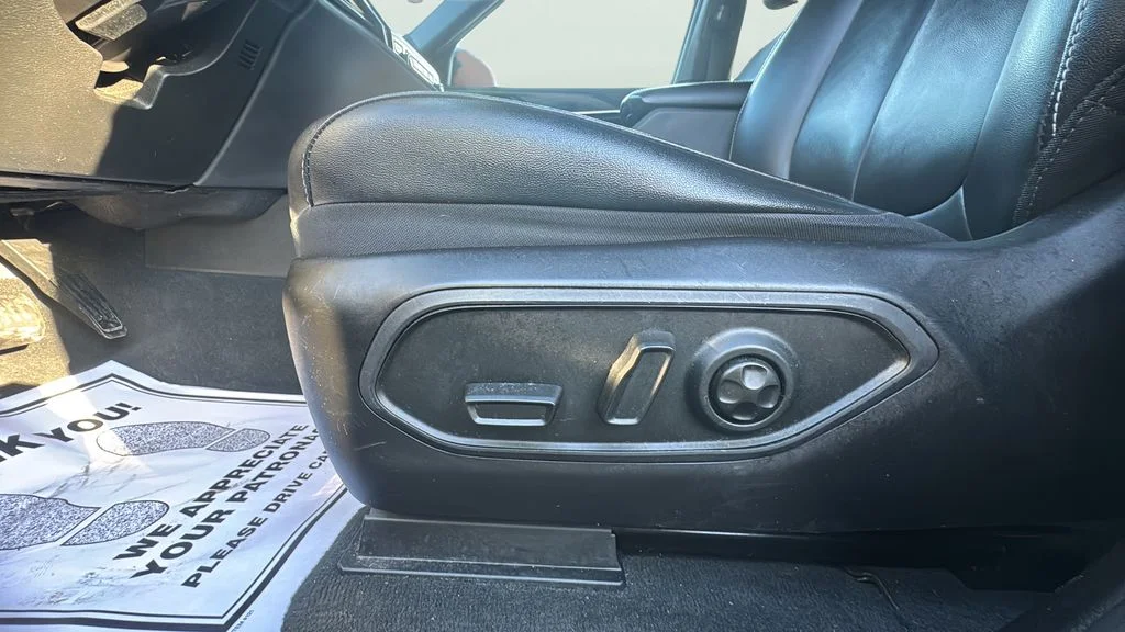 Used 2025 Black Jeep Limited image 18