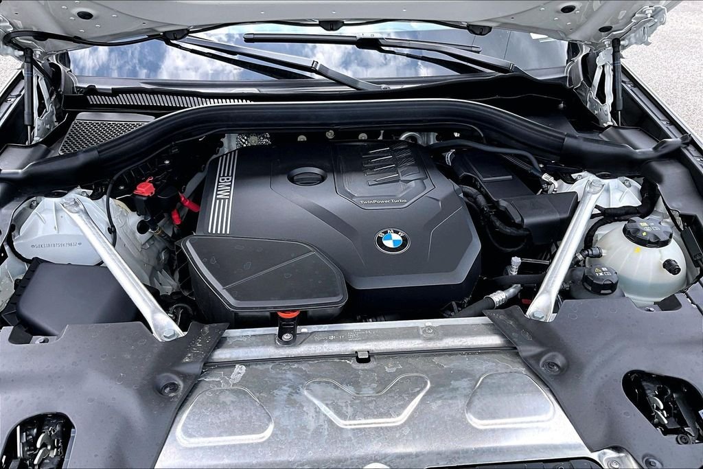 Used 2025 White BMW xDrive30i image 30