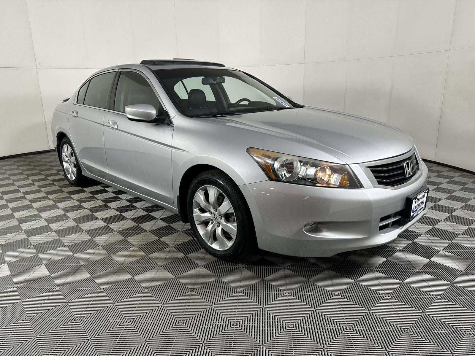 Used 2009 Polished Metal Metallic Honda EX-L image 5