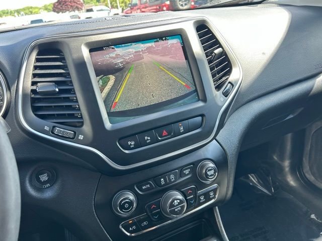 Used 2023 Gray Jeep Altitude image 37