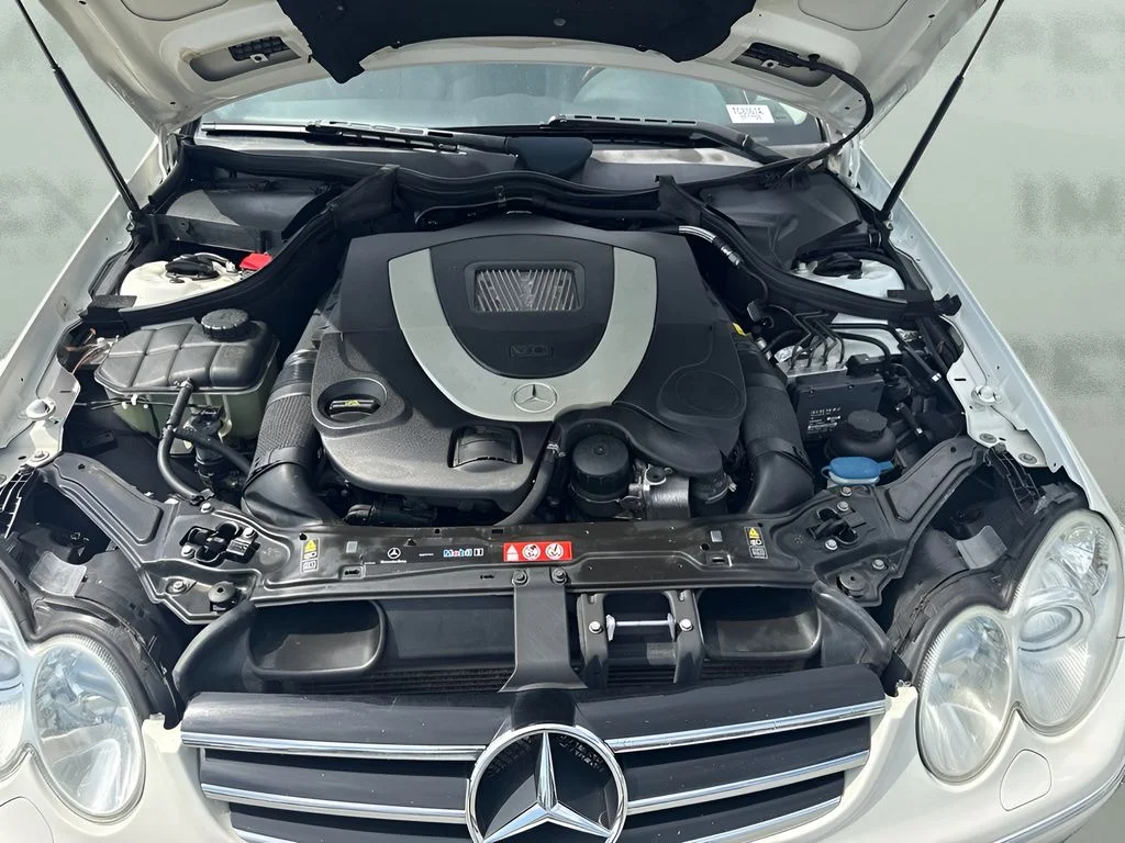Used 2007 White Mercedes-Benz CLK 550 image 16