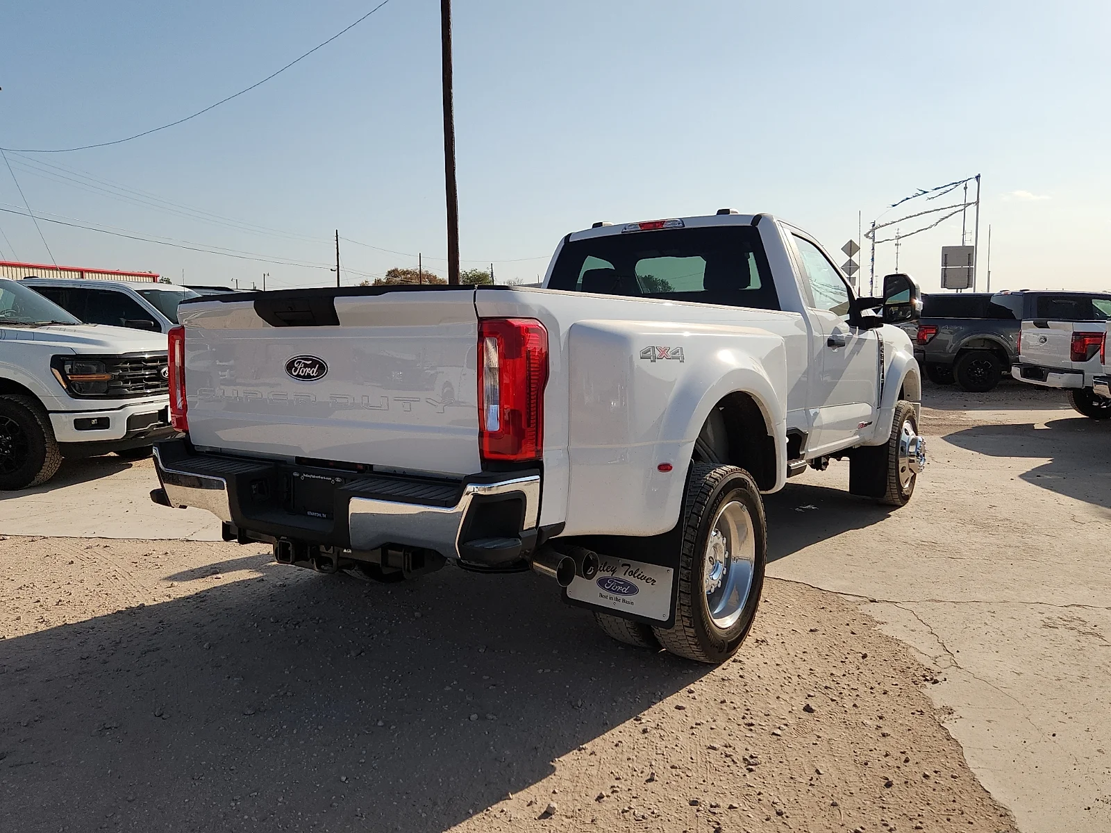 New 2027 Oxford White Ford XLT image 7