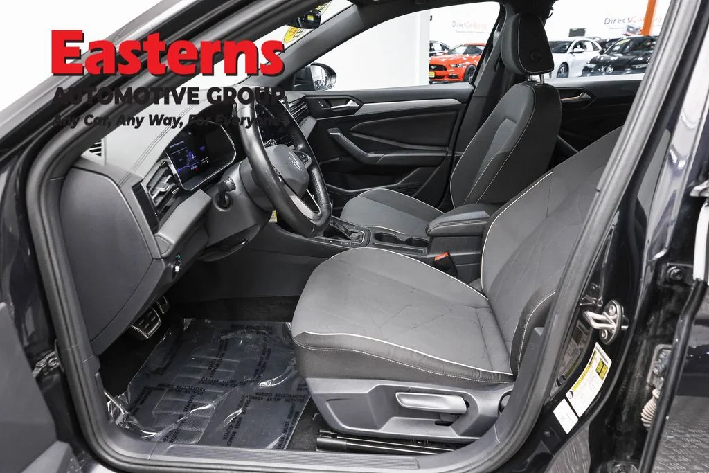 Used 2025 Black Volkswagen 1.5T Sport image 13