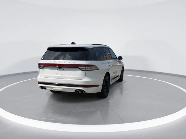 Used 2026 White Lincoln Reserve image 7