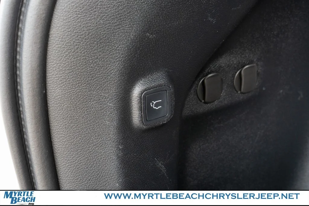 Used 2020 Bright White Clearcoat Jeep Latitude Plus image 31