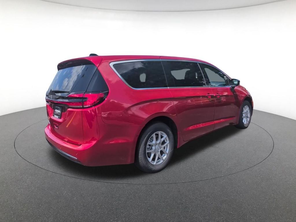 New 2027 Red Hot Pearl-Coat Exterior Paint Chrysler Select image 6