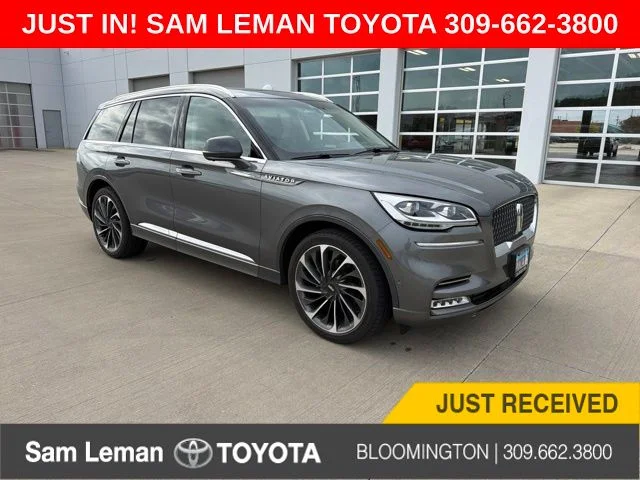 Used 2021 Gray Lincoln Reserve image 1