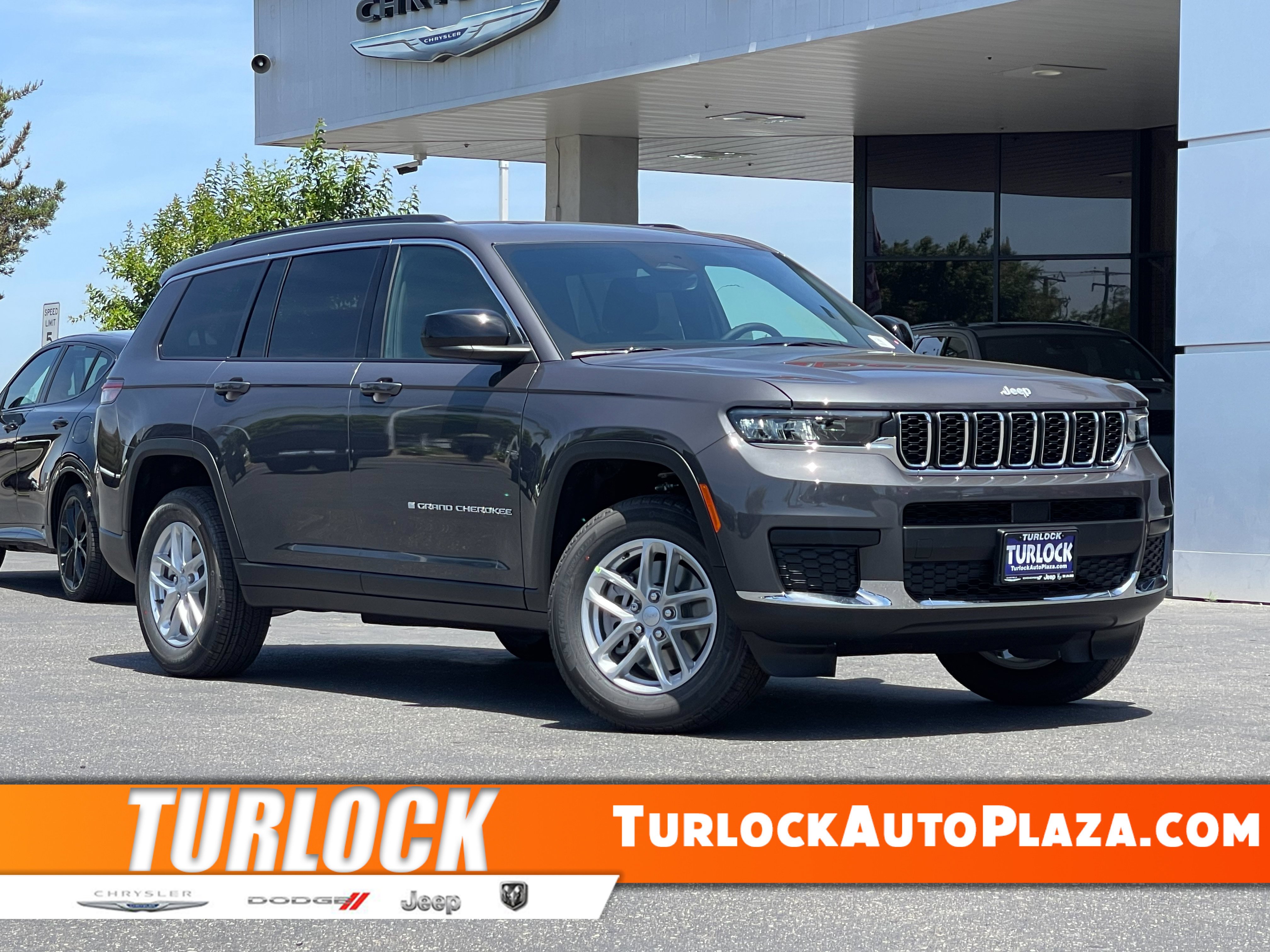 New 2026 Baltic Gray Metallic Clear-Coat Exterior Paint Jeep Laredo image 1