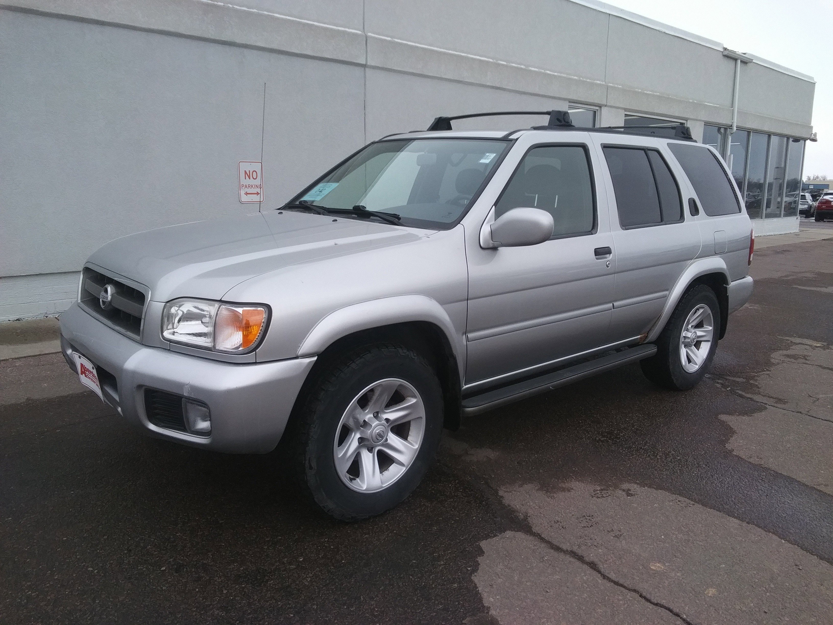 Used 2002 Nissan Pathfinder LE with VIN JN8DR09Y12W743965 for sale in Aberdeen, SD