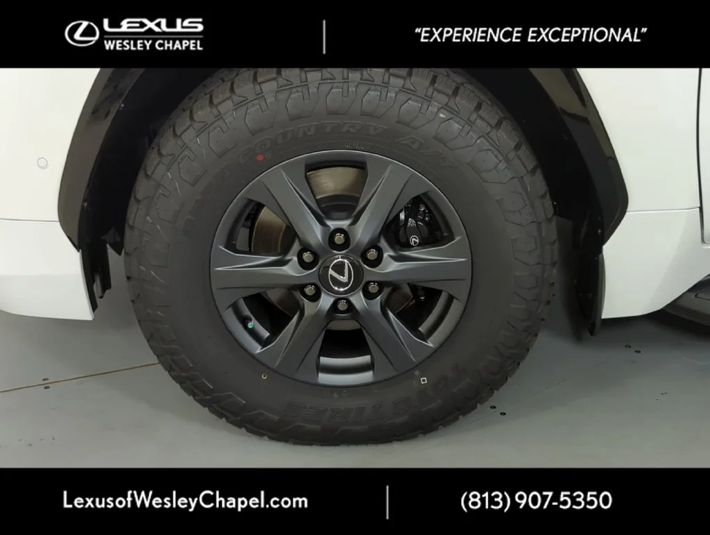 Used 2025 White Lexus 700H image 33