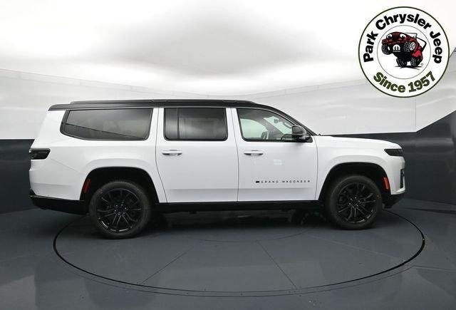 New 2026 Bright White Clear-Coat Exterior Paint Jeep Grand Wagoneer image 6