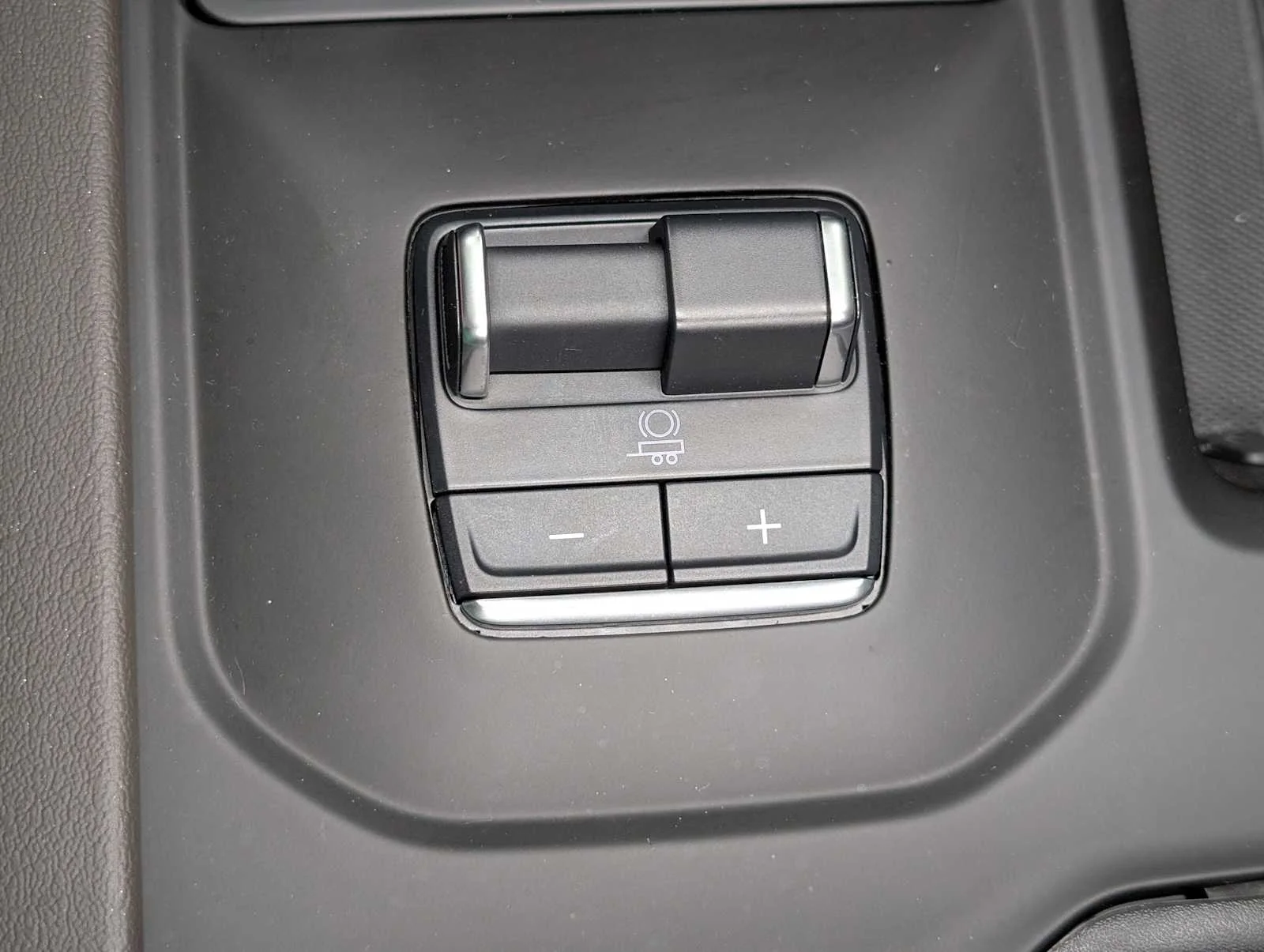 Used 2023 Onyx Black GMC Denali image 33