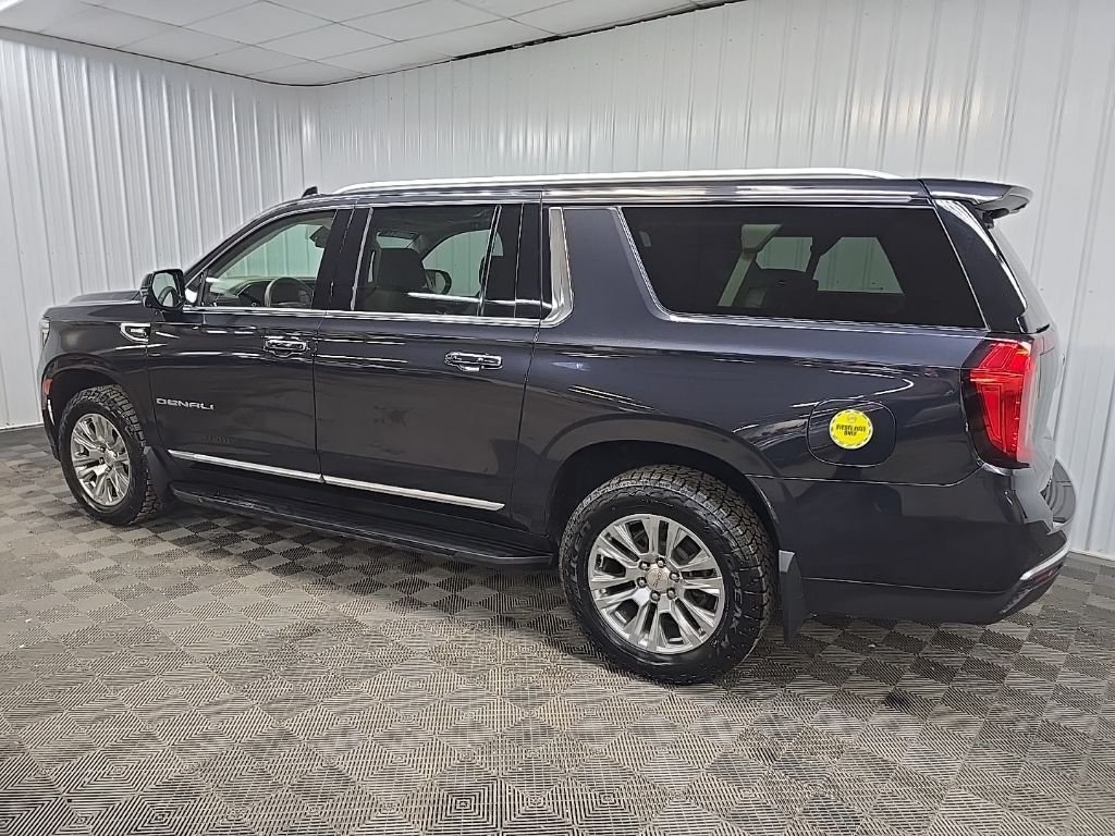 Used 2023 Titanium GMC Denali image 4