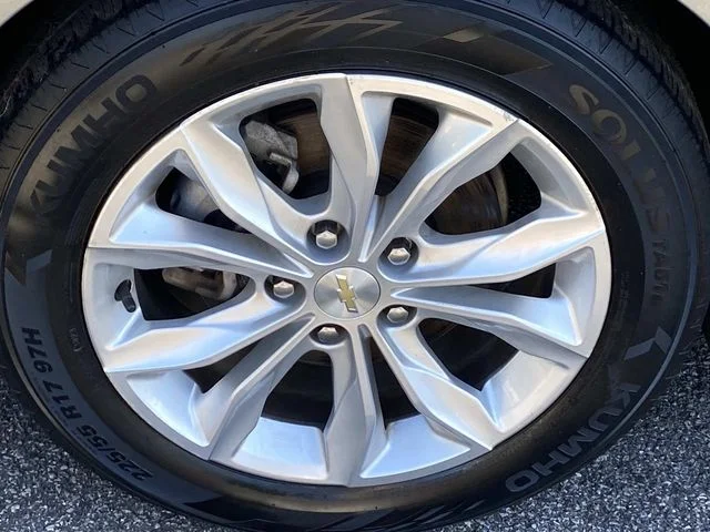 Used 2024 Gray Chevrolet LT image 24