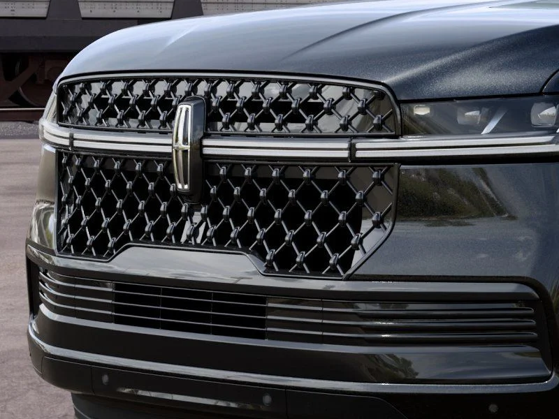 New 2027 Infinite Black Metallic Clearcoat Lincoln Reserve image 17