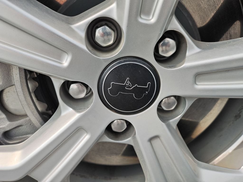 Used 2025 Silver Jeep Sport image 29