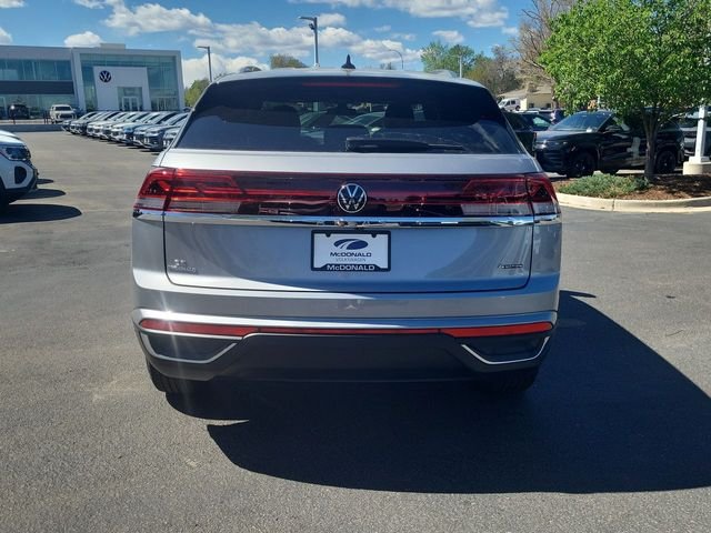 New 2026 Silver Volkswagen 2.0T SE image 7