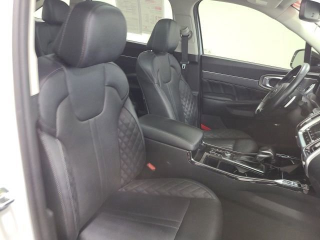 Used 2021 Glacial White Pearl Kia SX Prestige image 17