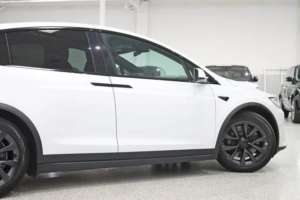 2022 Tesla Model X Base