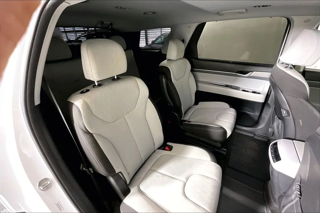 Used 2021 White Hyundai SEL image 26
