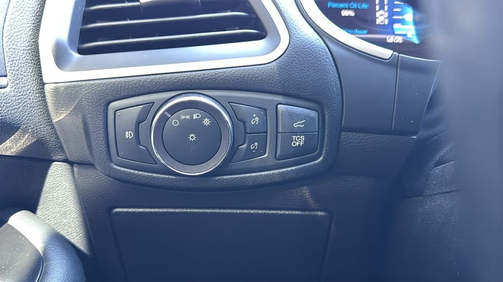 Used 2019 White Ford SEL image 17