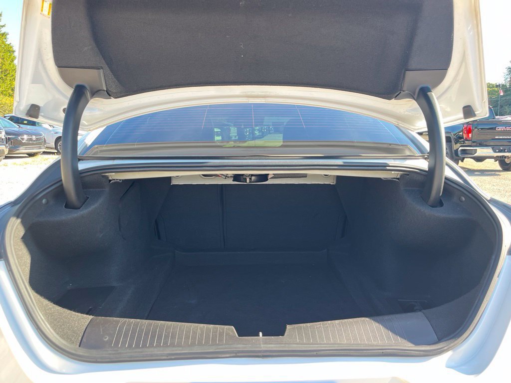 Used 2021 Crystal White Tricoat Cadillac Sport image 13